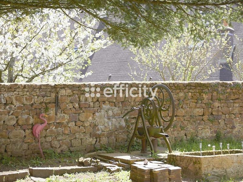 Maison - 319 m² - 10 pièces