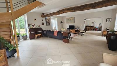 Maison - 202 m² - 6 pièces