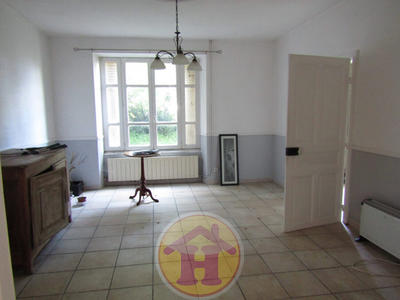 Maison - 270 m² - 6 pièces