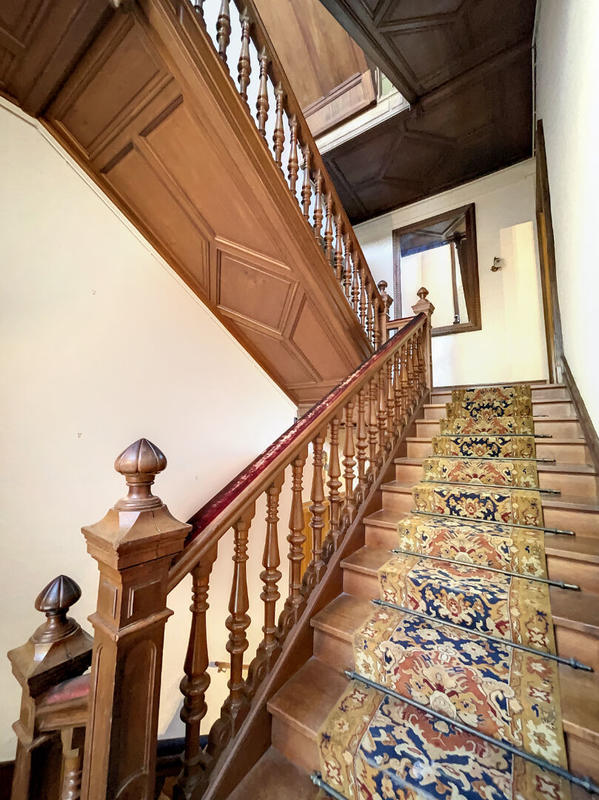 Demeure - 1 143 m² - 30 pièces