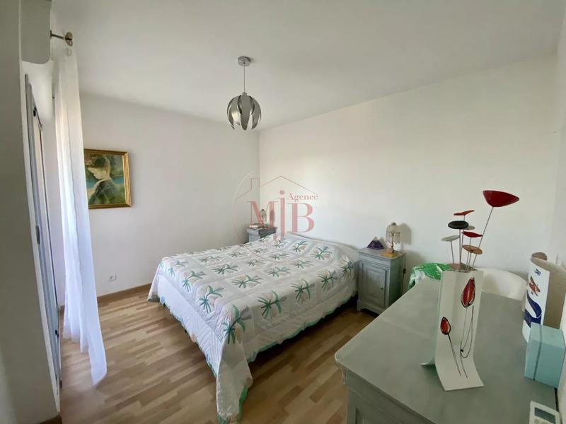 Appartement - 94 m² - 4 pièces