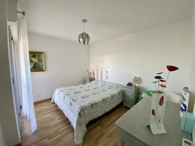 Appartement - 94 m² - 4 pièces