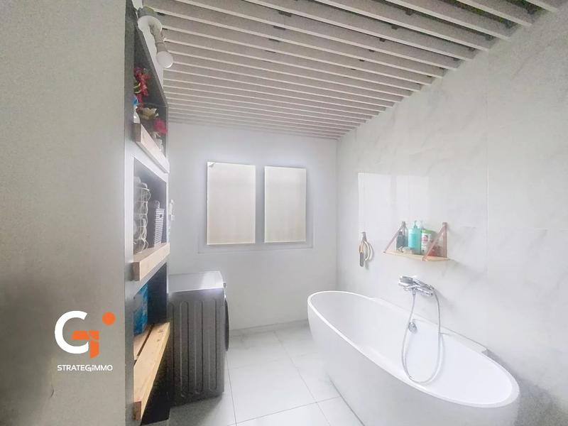 Maison - 198 m² - 7 pièces