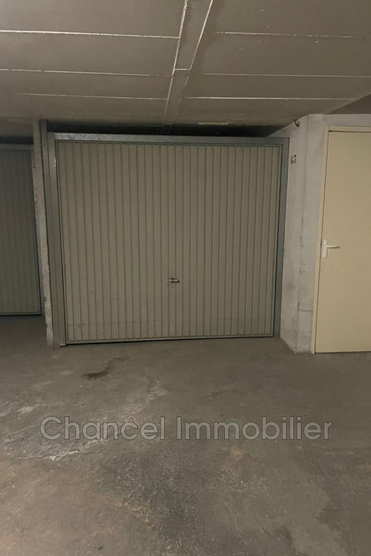 Parking / Garage - 13 m²