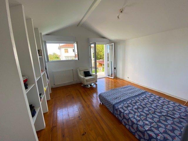 Maison - 180 m² - 5 pièces