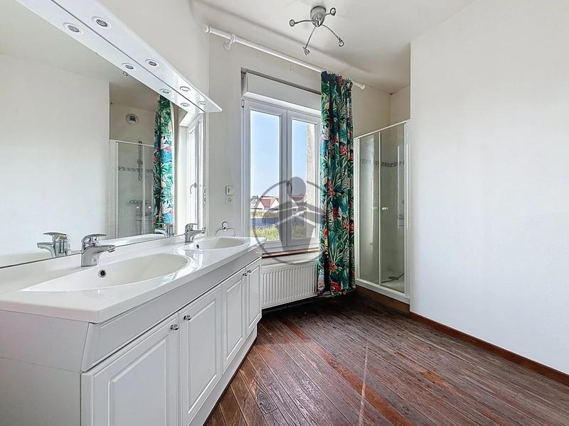 Maison - 151 m² - 6 pièces