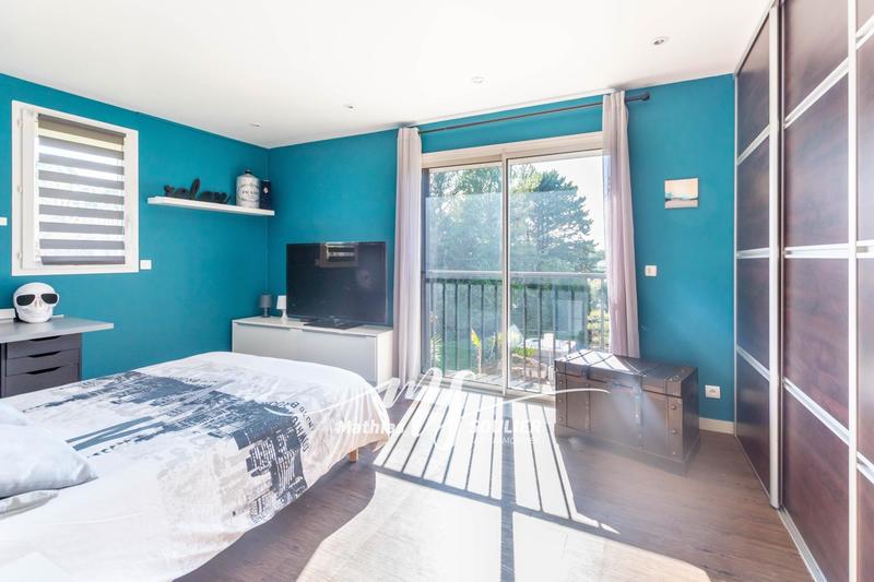 Maison - 300 m² - 8 pièces