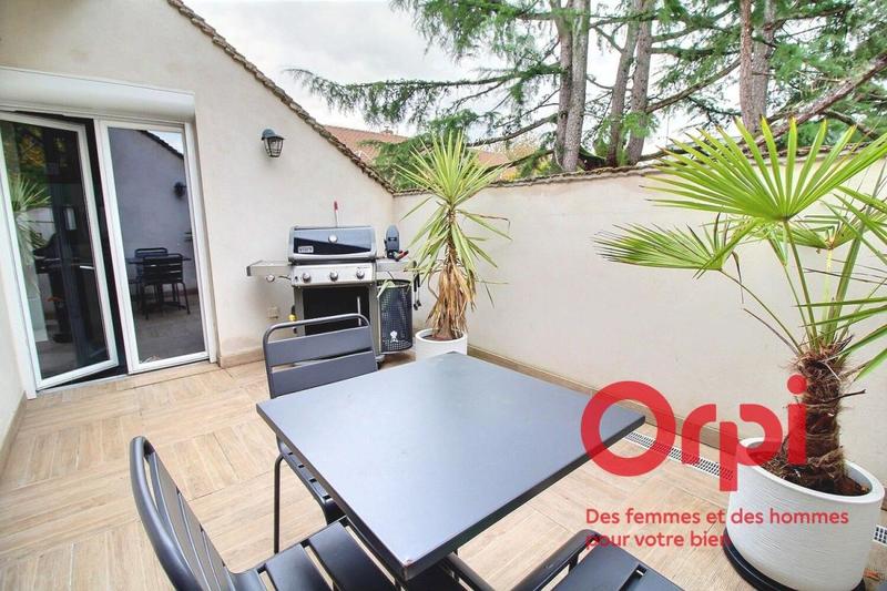 Appartement - 90 m² - 4 pièces