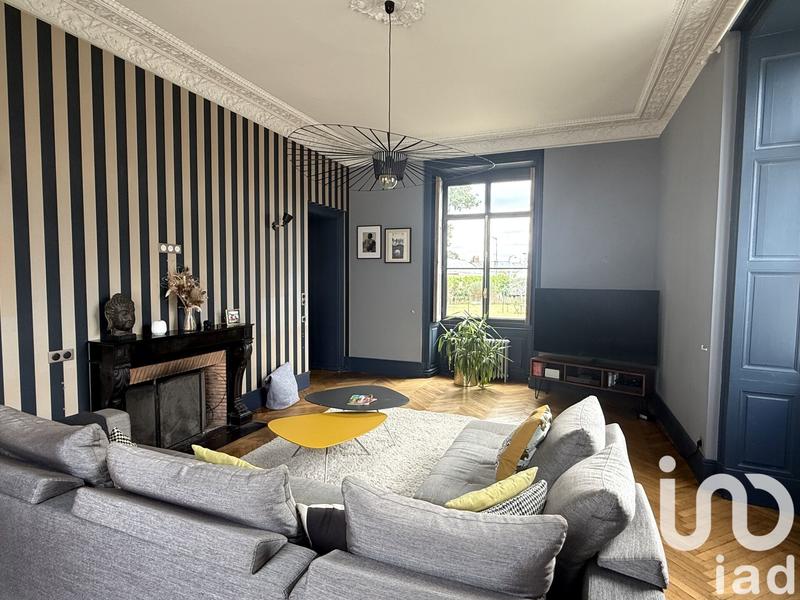 Maison - 214 m² - 9 pièces