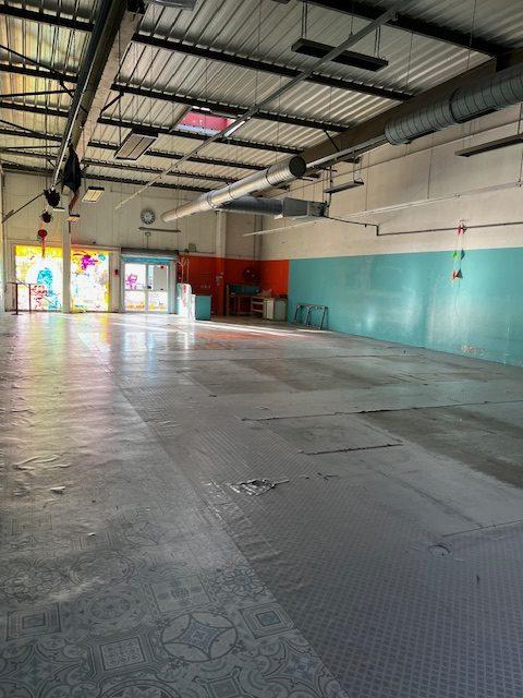 Local commercial - 303 m²