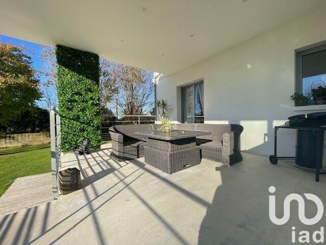 Maison - 290 m² - 9 pièces