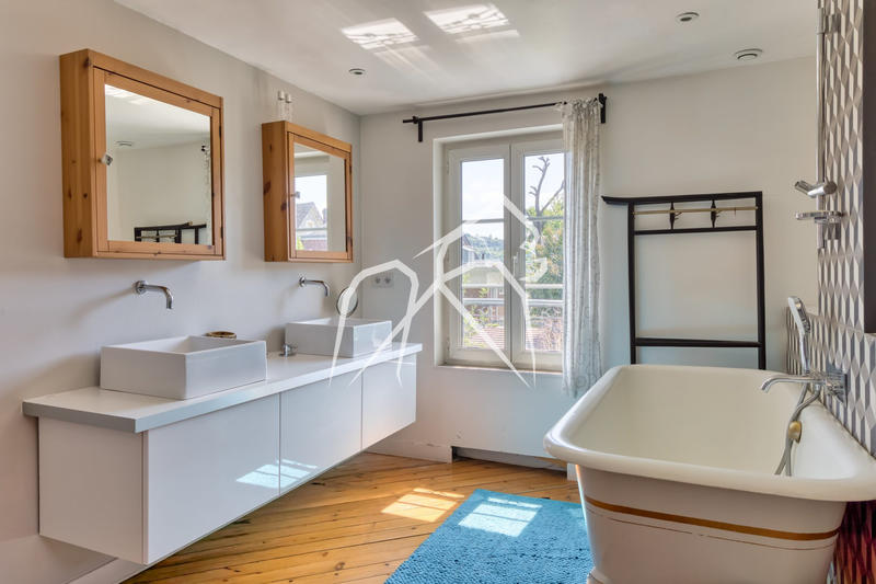 Maison contemporaine - 140 m² - 6 pièces