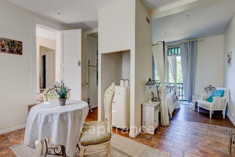 Demeure - 800 m² - 15 pièces