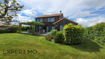 Maison - 200 m² - 8 pièces