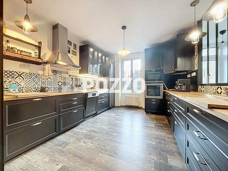 Appartement - 108 m² - 3 pièces