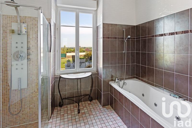 Maison - 210 m² - 7 pièces