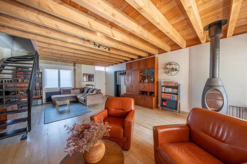 Maison - 202 m² - 5 pièces