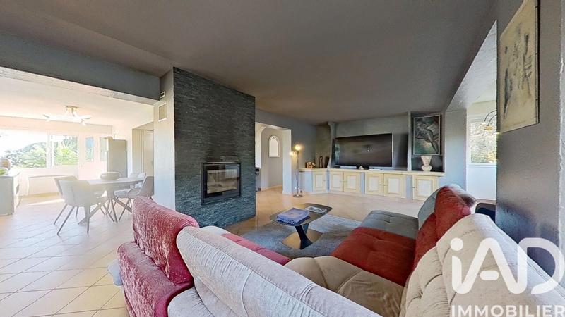 Maison - 264 m² - 8 pièces