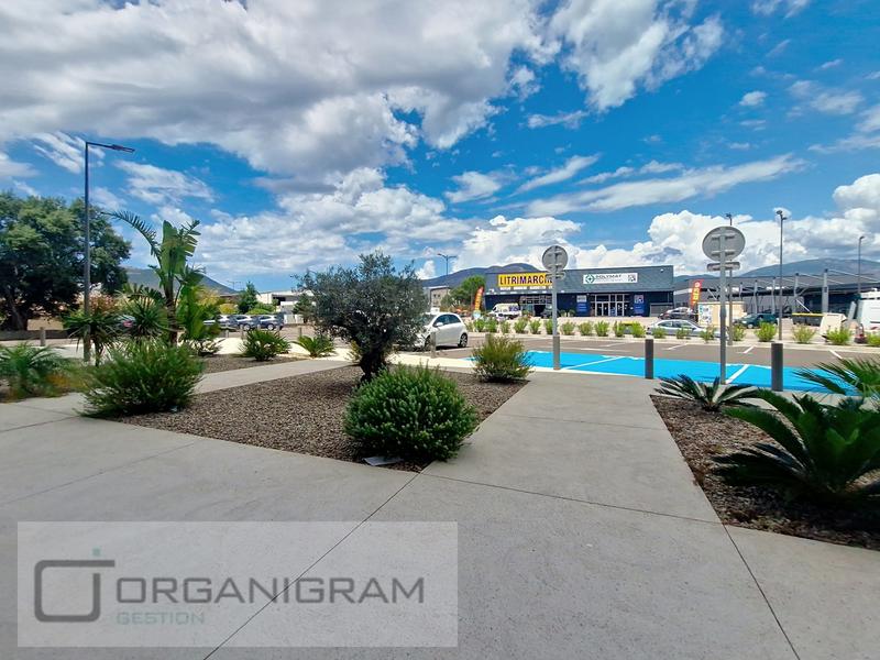 Local commercial - 178 m²