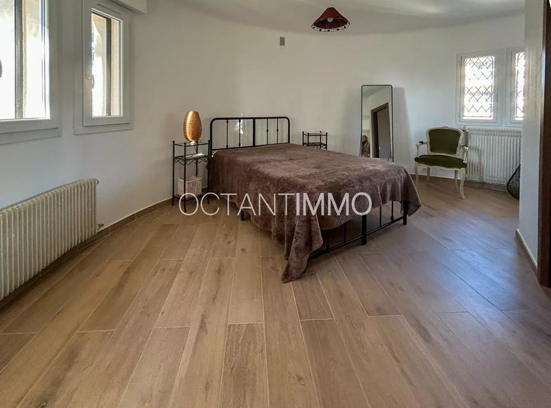 Maison - 170 m² - 5 pièces