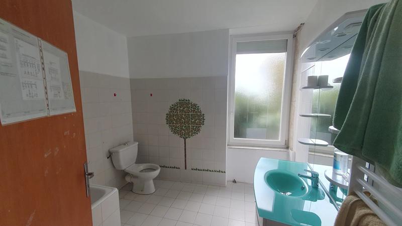 Maison - 250 m² - 8 pièces