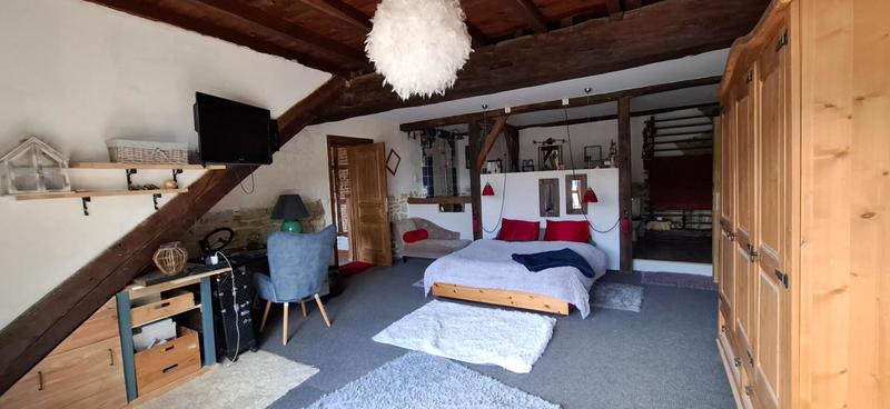 Maison - 240 m² - 7 pièces