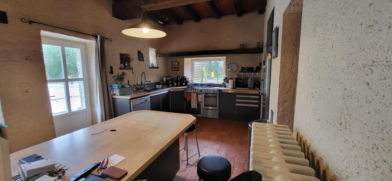 Maison - 240 m² - 7 pièces