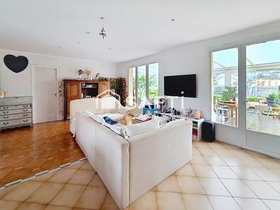 Maison - 111 m² - 5 pièces