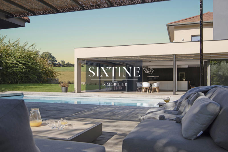 Maison - 261 m² - 7 pièces