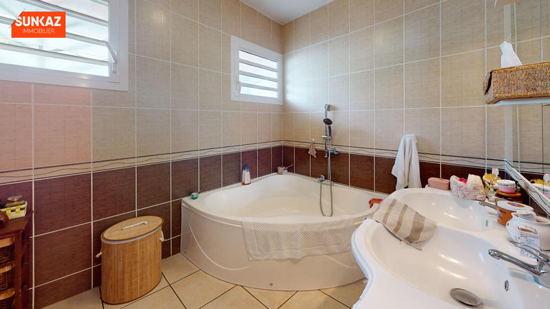 Appartement - 82 m² - 4 pièces