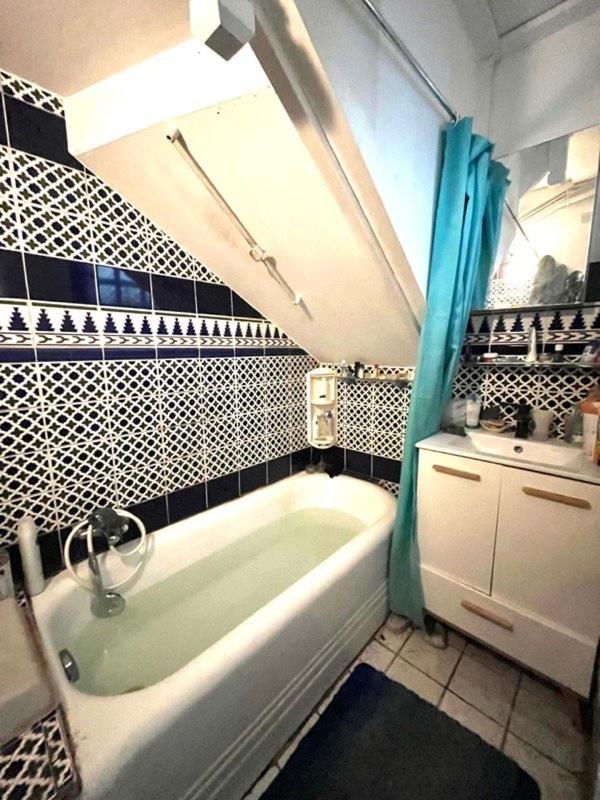 Maison - 170 m² - 9 pièces