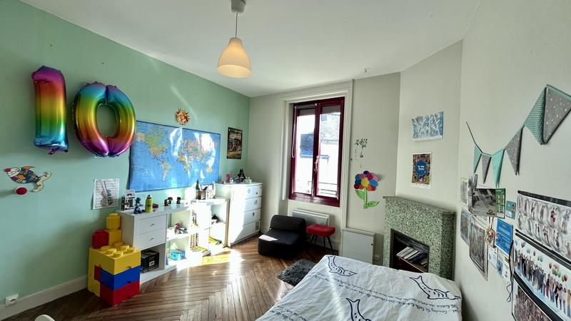 Maison - 205 m² - 9 pièces