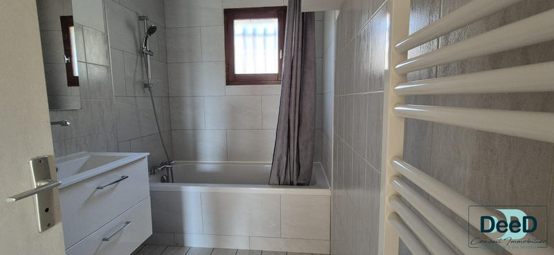 Maison traditionnelle - 82 m² - 4 pièces