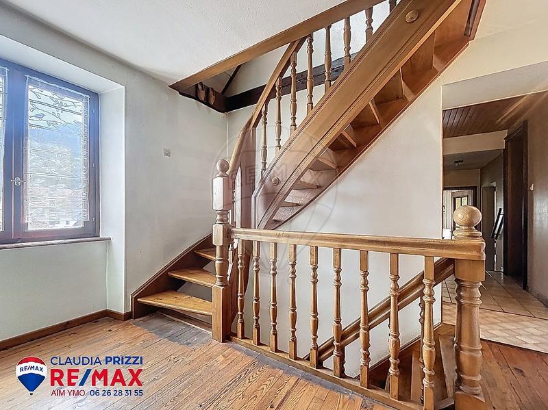 Maison - 255 m² - 9 pièces