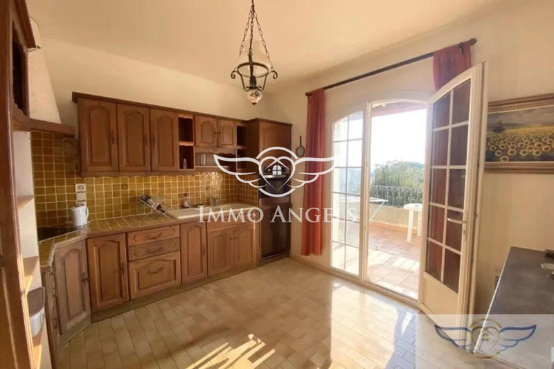 Maison - 213 m² - 7 pièces