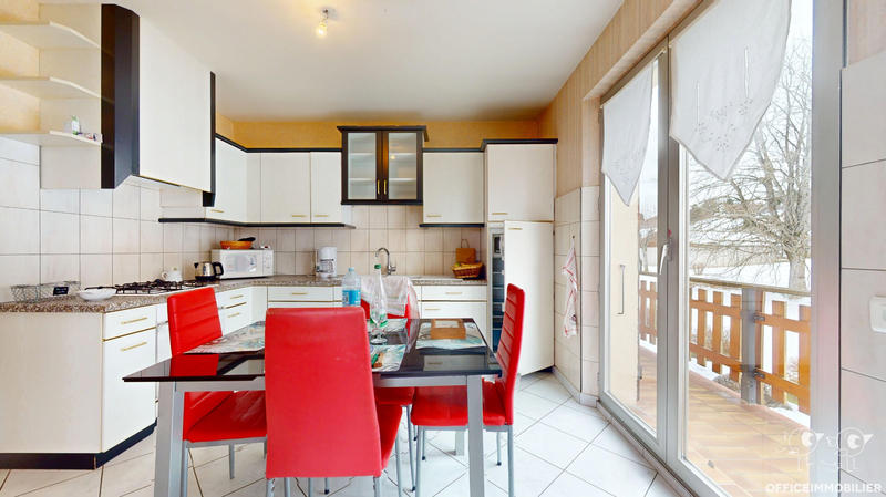 Appartement - 100 m² - 5 pièces