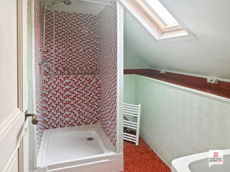 Maison - 211 m² - 10 pièces