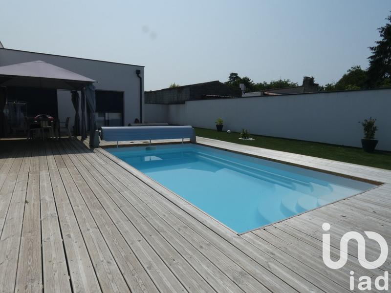 Maison - 198 m² - 8 pièces