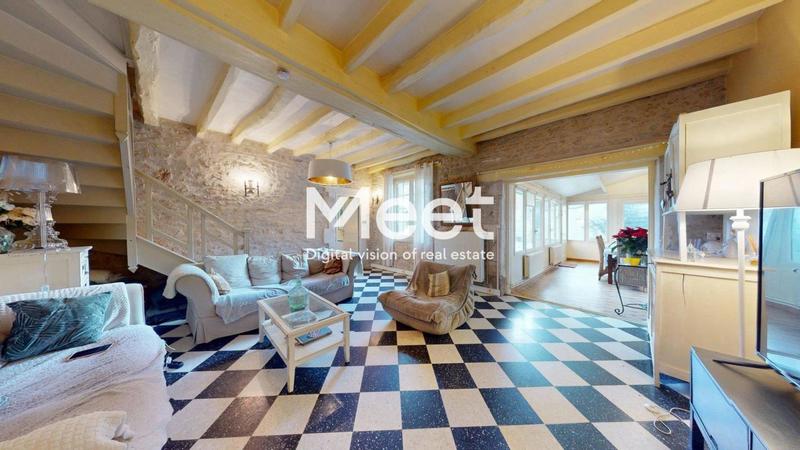 Propriété - 215 m² - 8 pièces