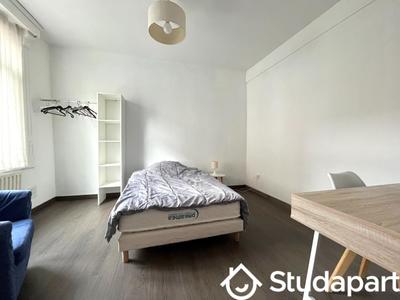 Chambre - 13 m² - 1 pièce