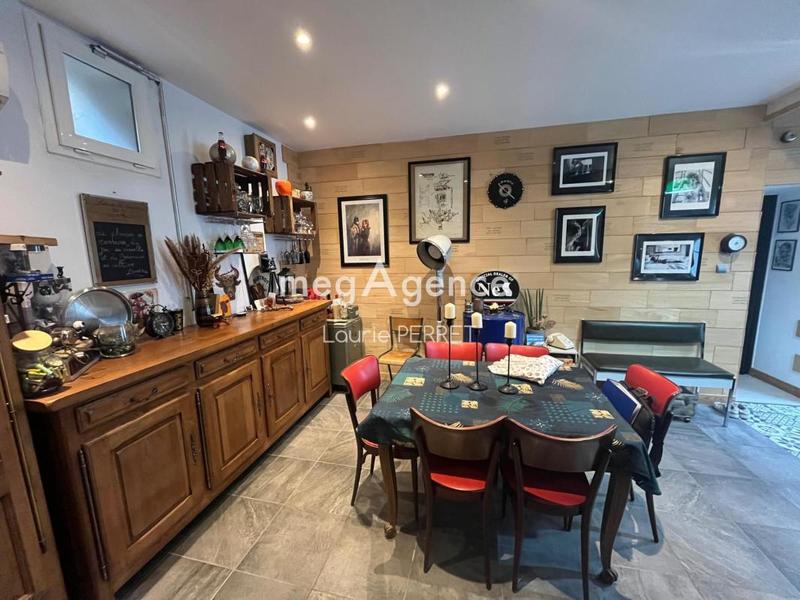 Maison - 140 m² - 5 pièces