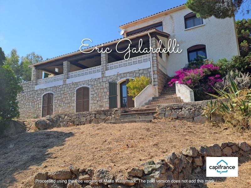 Maison - 328 m² - 12 pièces