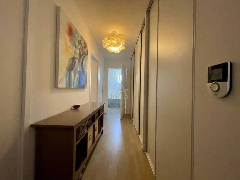 Appartement - 80 m² - 4 pièces
