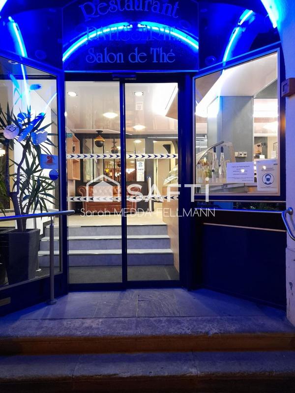 Local commercial - 1 257 m² - 30 pièces