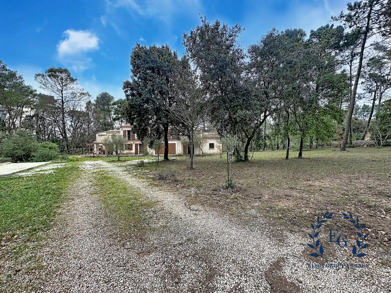 Bastide - 300 m² - 6 pièces