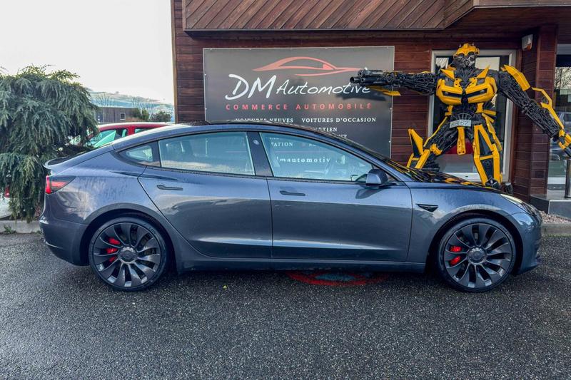 Tesla Model 3 Performance