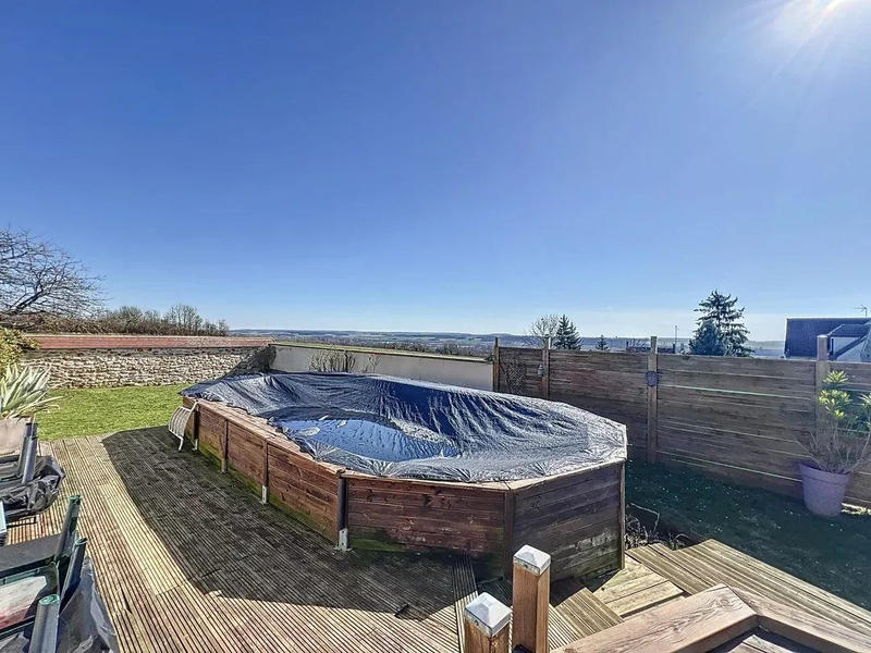 Maison - 285 m² - 8 pièces