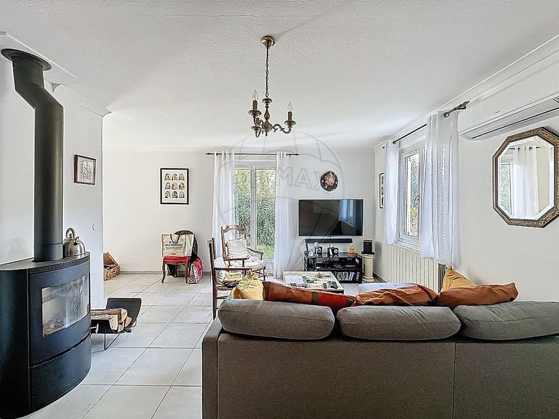 Maison - 99 m² - 5 pièces