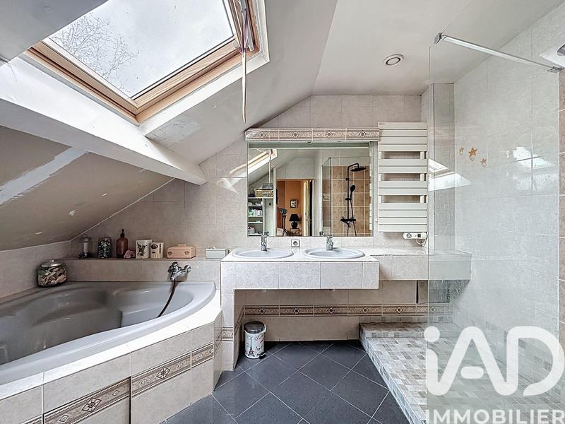 Maison - 110 m² - 6 pièces