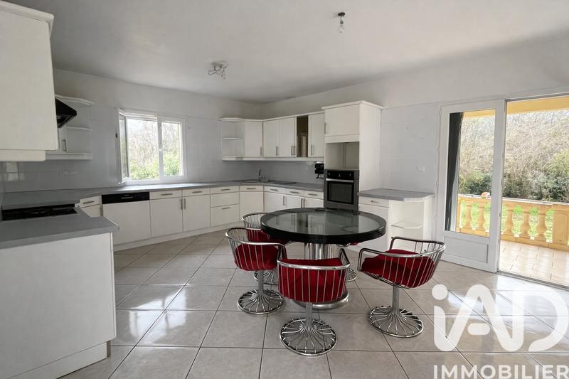 Maison - 254 m² - 11 pièces